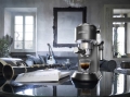 Ekspres ciśnieniowy DeLonghi Dedica Style EC 685.BK (1350W; kolor czarny) (WYPRZEDAŻ)