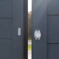 Yale Inteligentny sterownik do bram 1x Smart Opener , 1x Door Position Sensor, 2x Dodatkowy kabel, 2x Taśma instalacyjna (OUTLET)